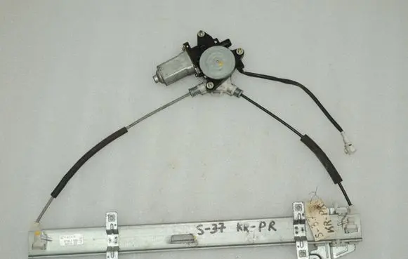 Suzuki Grand Vitara I Front door window regulator motor 8340265D10