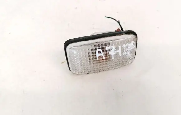 Nissan X-Trail T30 Front fender indicator light