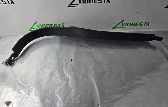 Front sill trim cover