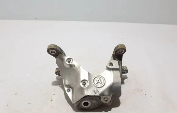 BMW X5 G05 Engine mounting bracket 6870746
