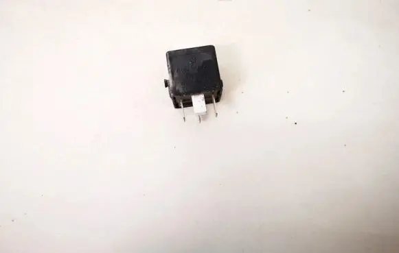 Mercedes-Benz ML W164 Other relay a0025421319 v23134-b52-x336