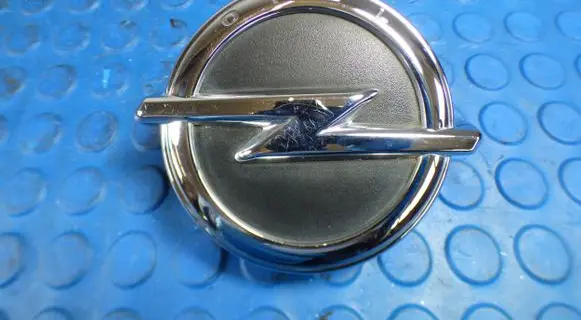 Tailgate opening switch