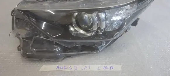 Toyota Auris E180 Headlight/headlamp 8115002K30 90070908