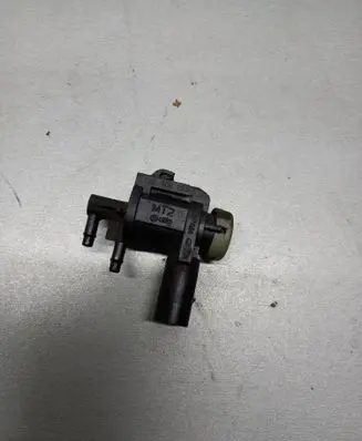 Volkswagen PASSAT B6 Other engine bay part