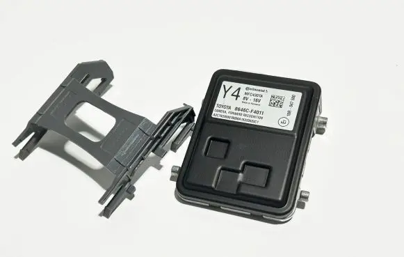 Windshield/windscreen camera