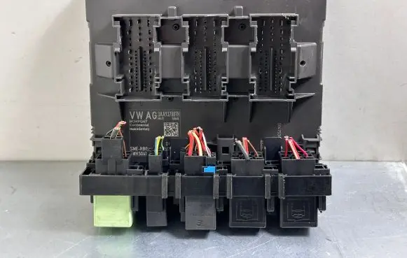 Volkswagen PASSAT B7 Comfort/convenience module 3AA937087H