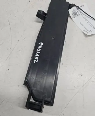 Opel Zafira B Air filter box cover C6907