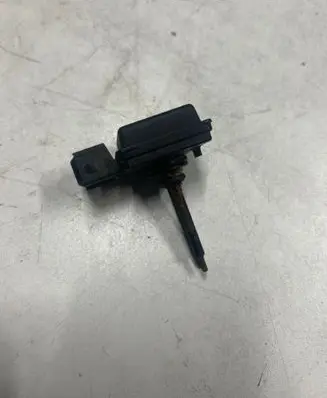 Peugeot 307 Coolant level sensor 9646903180 63299046 31103