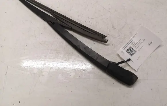 Mazda 5 Rear wiper blade arm 07446 07456