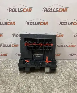 Volkswagen Touran I Fuse module 3C0937049AD F005V00630 H52S2002