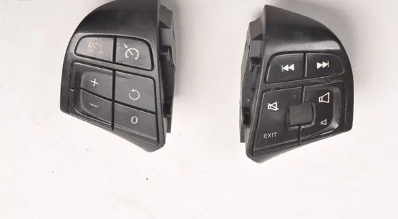 Steering wheel buttons/switches