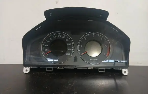 Volvo V70 Speedometer (instrument cluster) 31270899AA 69399270U 36002598