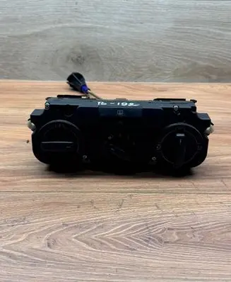 Volkswagen Caddy Climate control unit 1T2819045B