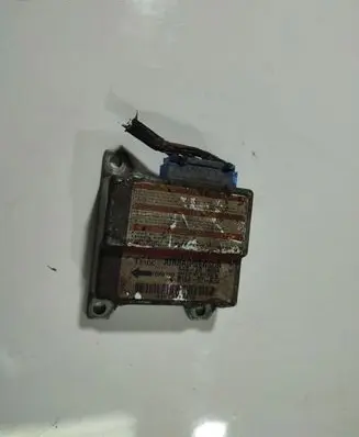 Mazda 323 Airbag control unit/module B16A57K30