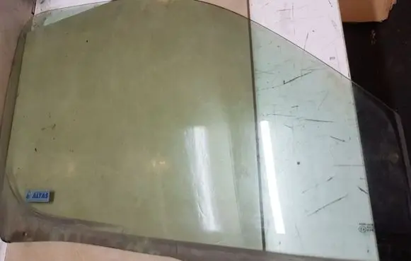 Citroen Berlingo Front door window/glass (coupe) 