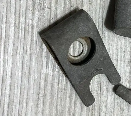Mercedes-Benz SL R129 Fuel Injector clamp holder