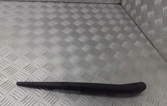Citroen C4 I Rear wiper blade arm