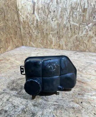 Coolant expansion tank/reservoir