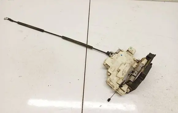 Seat Toledo III (5P) Rear door lock 5p0839012