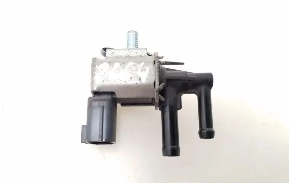 Nissan Juke I F15 Turbo solenoid valve K5T48583
