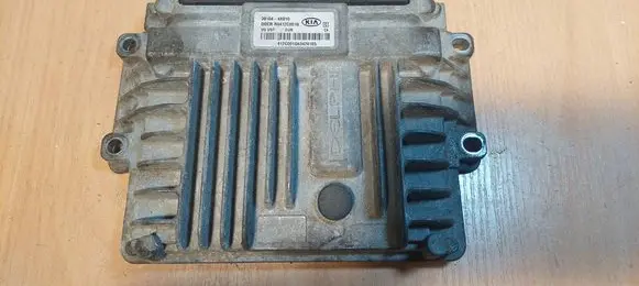 KIA Carnival Engine control unit/module ECU 39104-4X910 R0412C001G 412C001G63420185