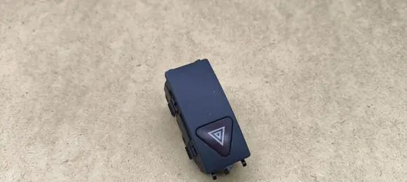 Mercedes-Benz E W212 Hazard light switch 2129052600