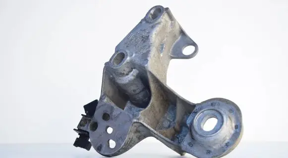 Audi A6 S6 C5 4B Engine mounting bracket 4B0199352B