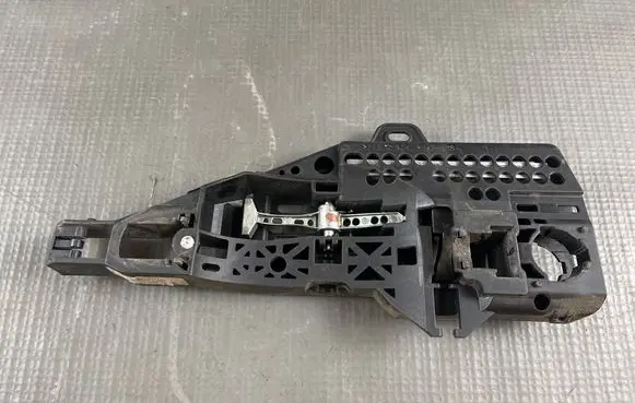 Renault Captur Front door exterior handle/bracket 242888