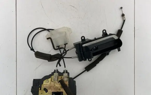 Nissan Murano Z50 Front door lock