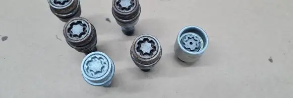 Audi Q5 SQ5 Spare wheel bolt ZABEZPIECZAJACEQ