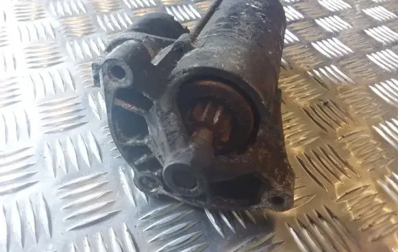 Peugeot 806 Starter motor D7R12