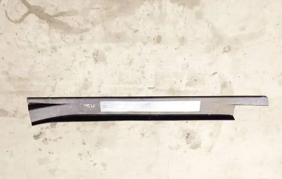 Front sill trim cover