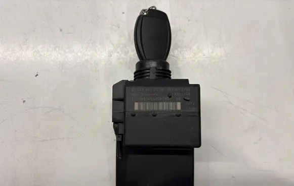 Mercedes-Benz C W203 Ignition lock 2035450508