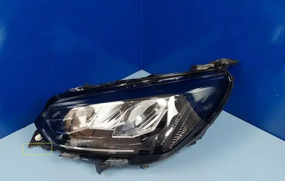 Peugeot 208 Headlight/headlamp 9833036380 90200109