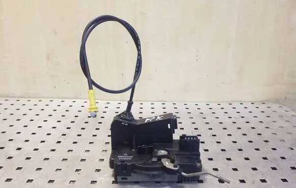 Renault Trafic II (X83) Front door lock 8200008247 91166228 91166305