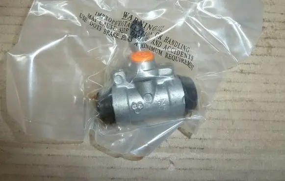Suzuki Alto Front brake caliper J3238013