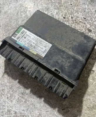 Ford Mondeo Mk III Comfort/convenience module 1S7T15K600HA
