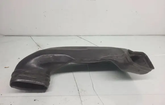 Audi A6 S6 C4 4A Air intake hose/pipe 4A0129643B 9527120