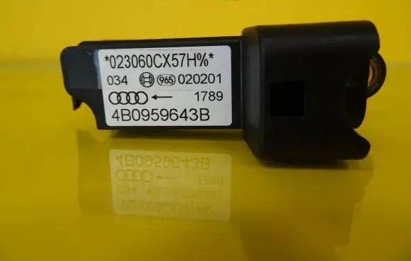 Audi A4 S4 B5 8D Airbag deployment crash/impact sensor 4B0959643B