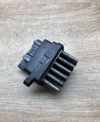Ford Mondeo MK IV Heater blower motor/fan resistor 6G9T19E624AD F011500028