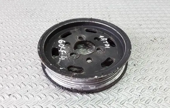 Volkswagen Golf IV Power steering pump pulley 038145255B