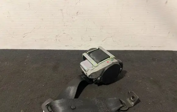 Volvo XC90 Third row seat belt 39825733
