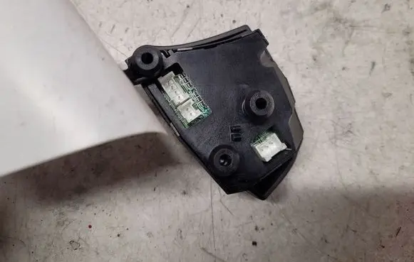 Volvo V50 Steering wheel buttons/switches 8637491 758588