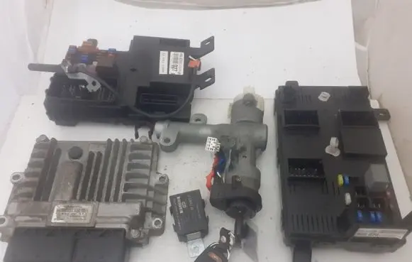 KIA Carnival Engine ECU kit and lock set ZDC2 391044X910