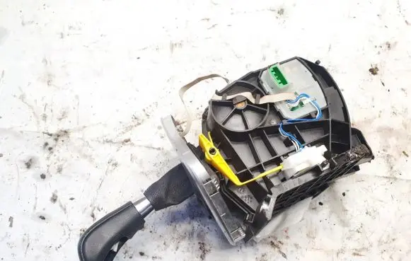 Ford C-MAX I Gear shifter/selector av6p7c453ba av6p-7c453-ba