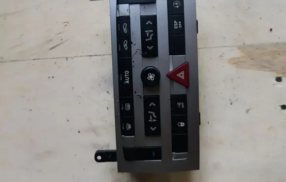 Peugeot 407 Climate control unit