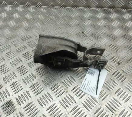 Volvo V60 Engine mount bracket 32139982 31480990