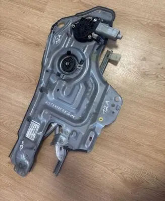 Hyundai Trajet Front door window regulator with motor 824803A000
