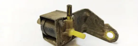 Volkswagen PASSAT B4 Vacuum valve 