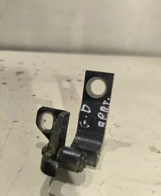 Ford Mondeo MK IV Rear door lower hinge A26810